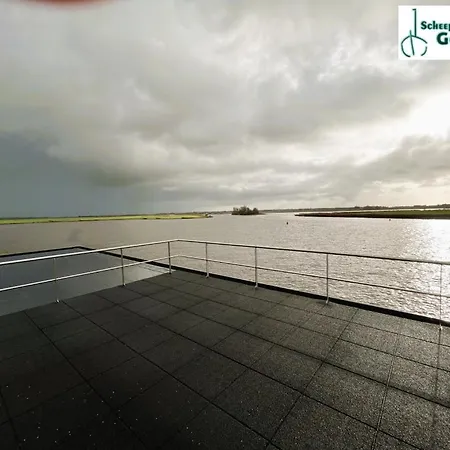 Houseboat Tjonger Ns003 Úszó hotel *