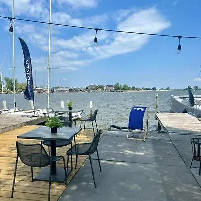 Houseboat Tjonger Ns003 Botel