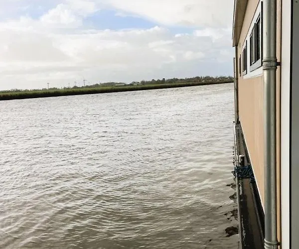 Houseboat Tjonger Ns003 Botel *