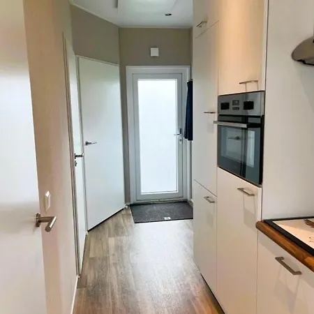 Houseboat Tjonger Ns003 Botel Monnickendam