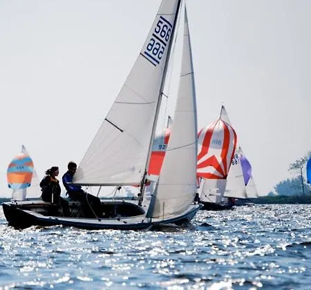 Houseboat Tjonger Ns003 * Monnickendam