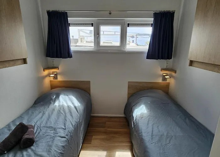 Houseboat Tjonger Ns003 * Monnickendam