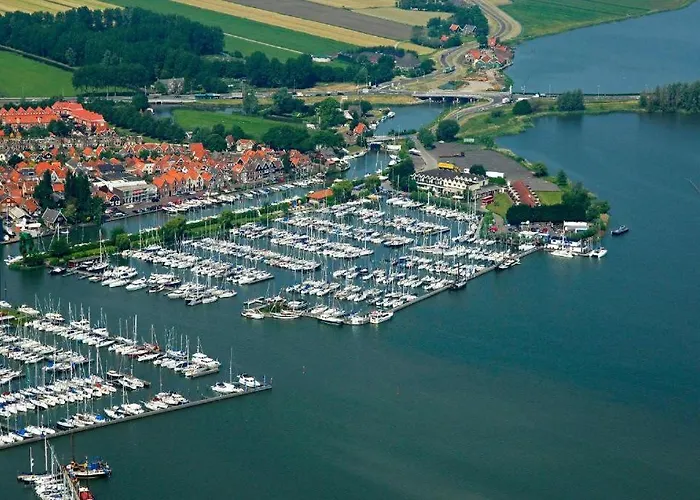 Houseboat Tjonger Ns003 Hotel na wodzie *