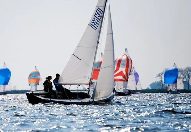 Houseboat Tjonger Ns003 * Monnickendam